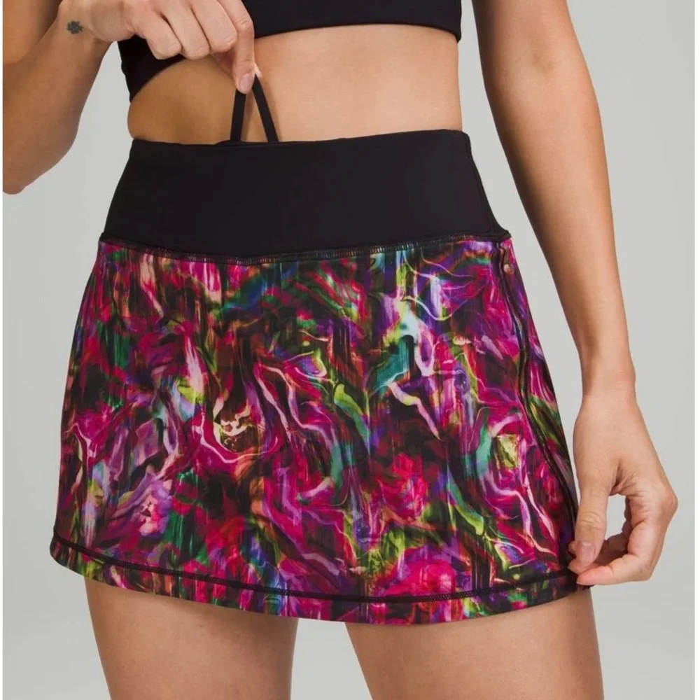 Lululemon Pace Rival Mid Rise Skirt Hyper Flow Pink Multi / Black - Size 10
